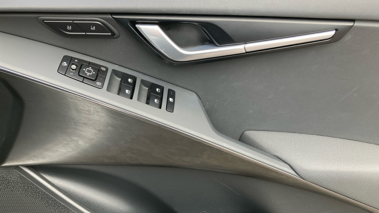 Kia Niro 150kW 4 65kWh 5dr Auto Electric Estate